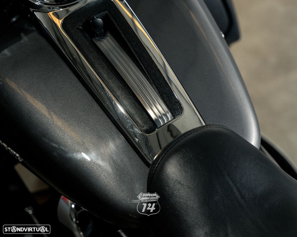 Harley-Davidson Ultra Limited Edition - 23