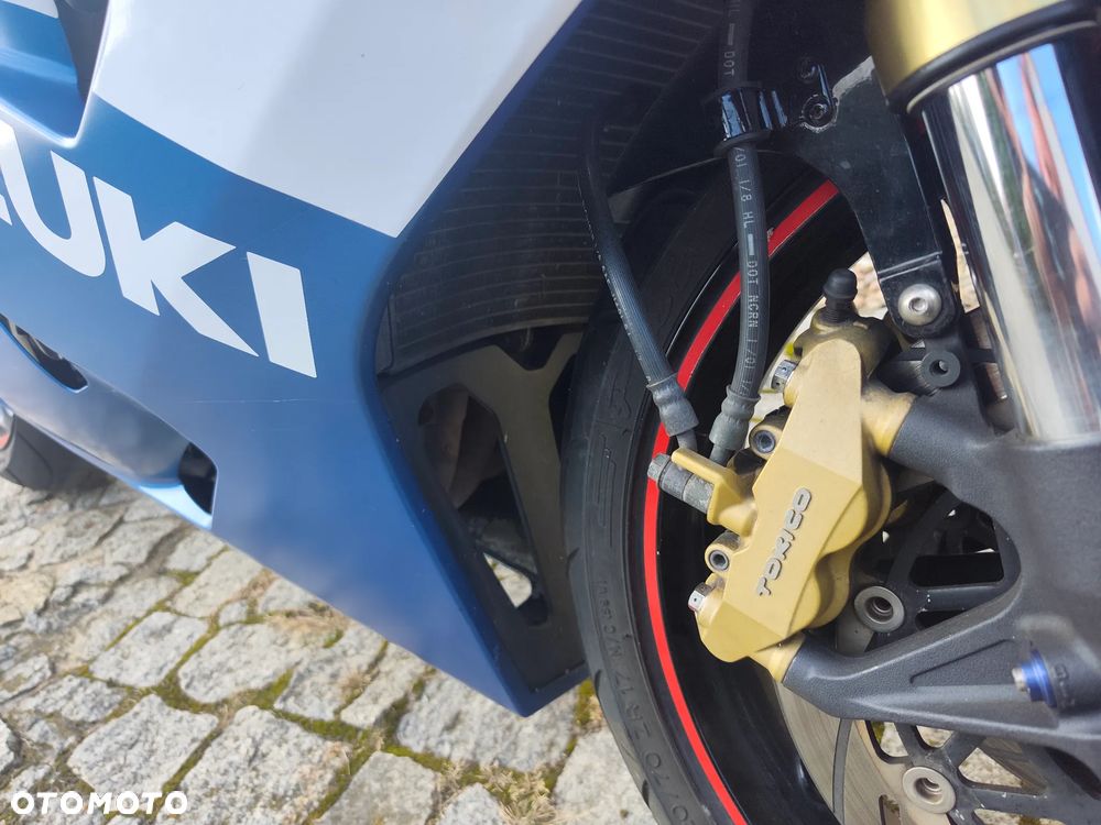 Suzuki GSX-R - 25
