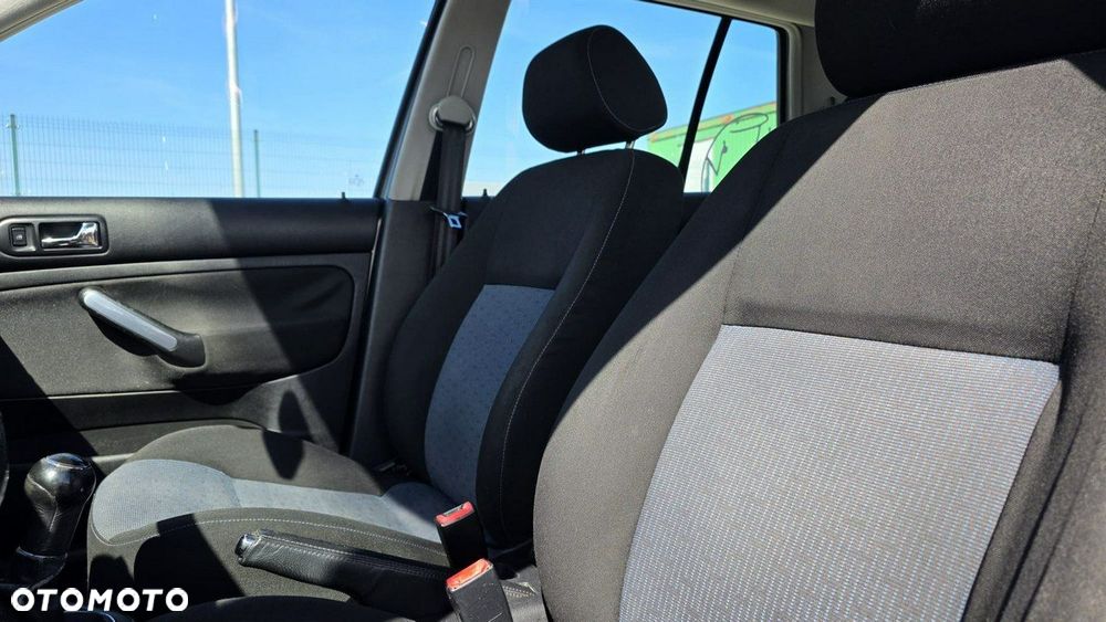 Volkswagen Golf - 14