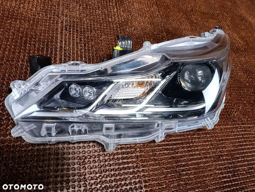 TOYOTA COROLLA E21 Sedan od 2022r Lampa Przód Prawa Lewa - 9