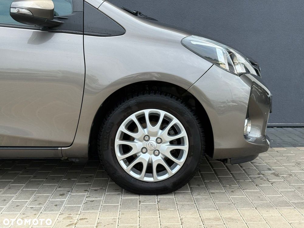Toyota Yaris 1.33 Premium EU6 - 17