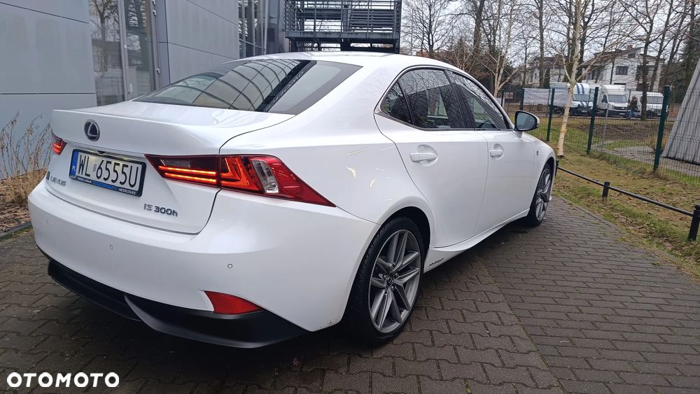 Lexus IS 300h F Sport - 11