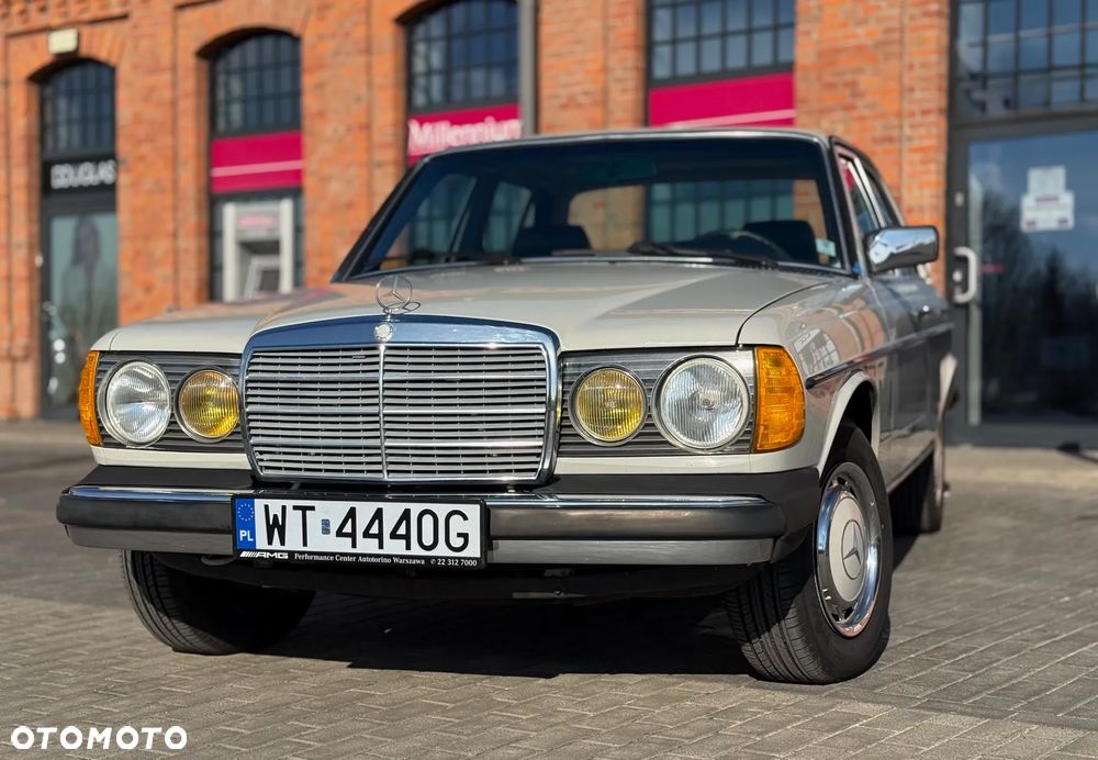 Mercedes-Benz W123 - 4