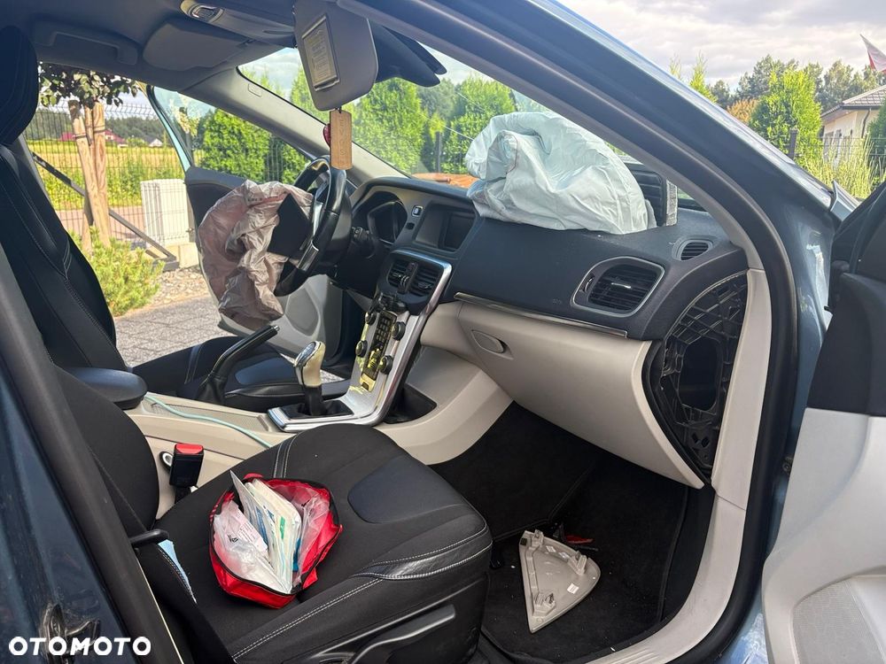 Volvo V40 D2 Momentum - 5