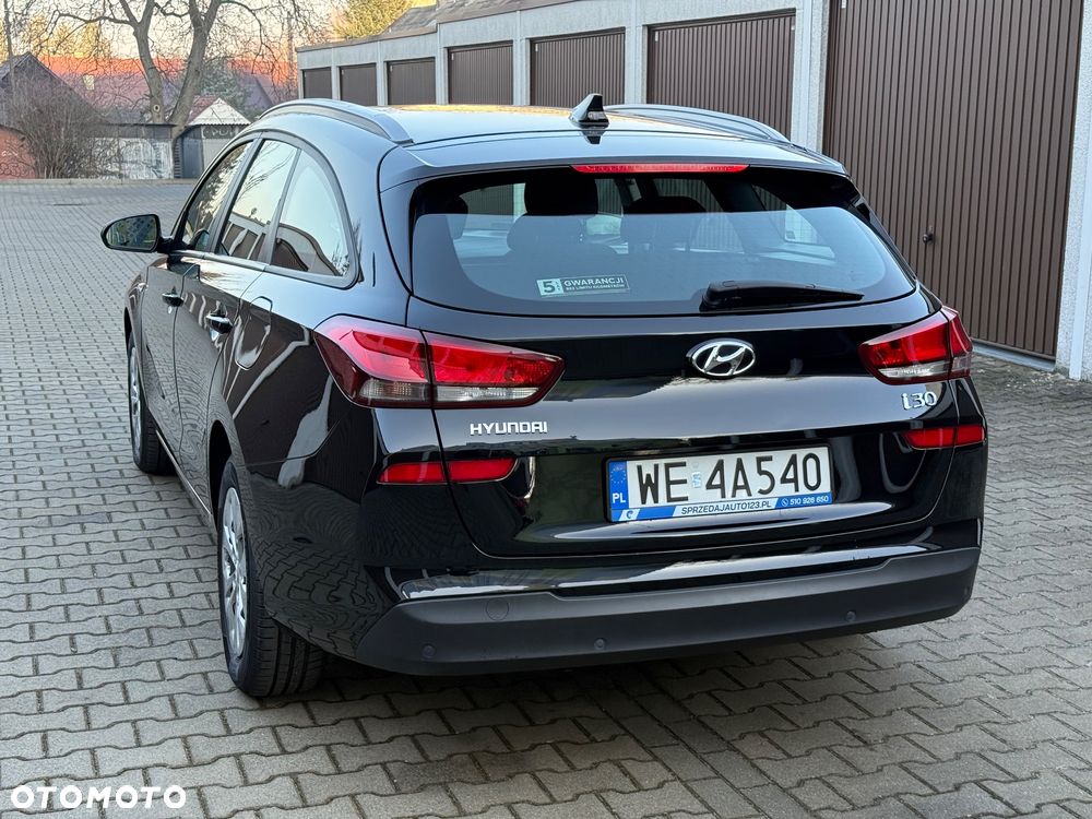Hyundai i30 1.5 DPI Classic + - 31