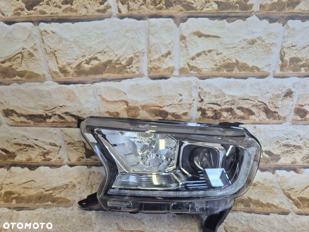 Reflektor Przód strona lewa Ford Ranger full led