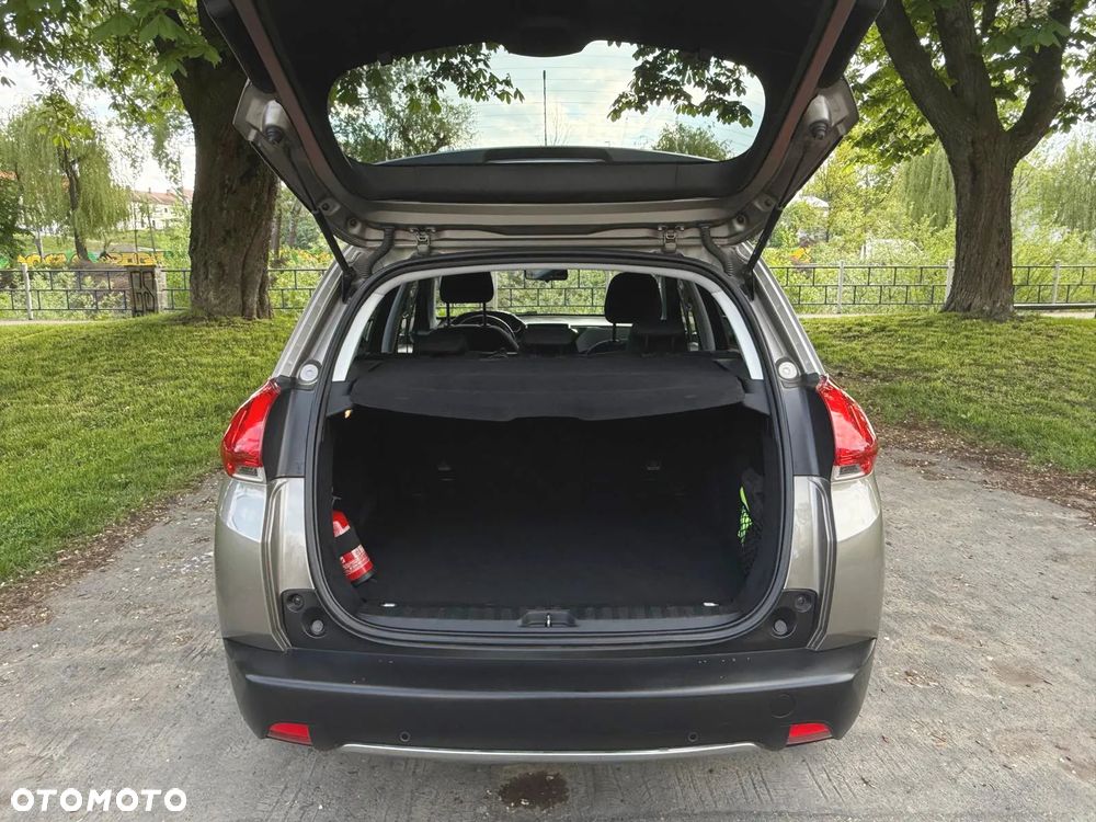 Peugeot 2008 1.2 Pure Tech Style S&S - 5