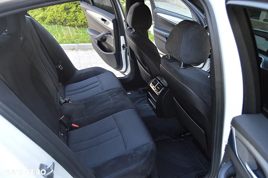 BMW Seria 5 520d xDrive Aut. M Sport Edition - 28