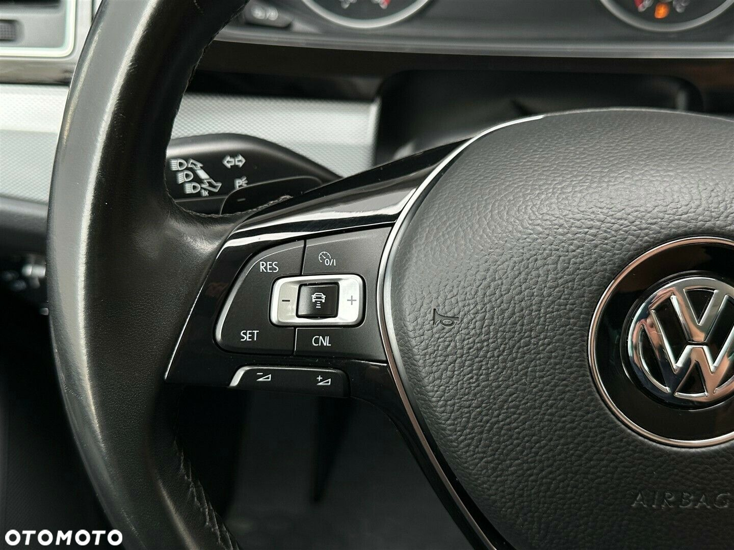 Volkswagen Caravelle - 20