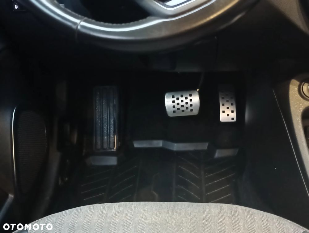 Renault Captur 1.2 Energy TCe Intens EDC - 4