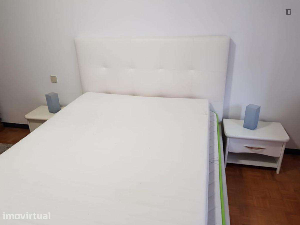 Quarto - localizado em Sé de Braga e São Lázaro Braga - Grande imagem: 2/17