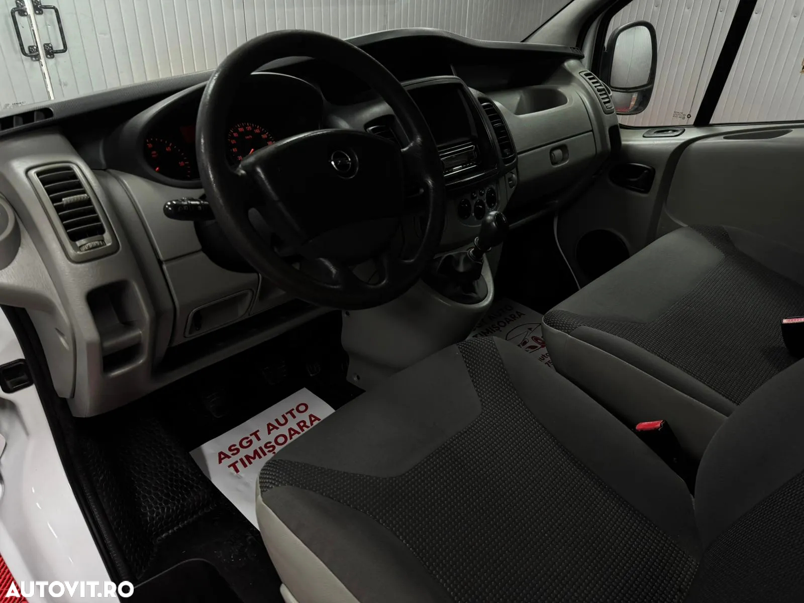 Opel Vivaro - 4