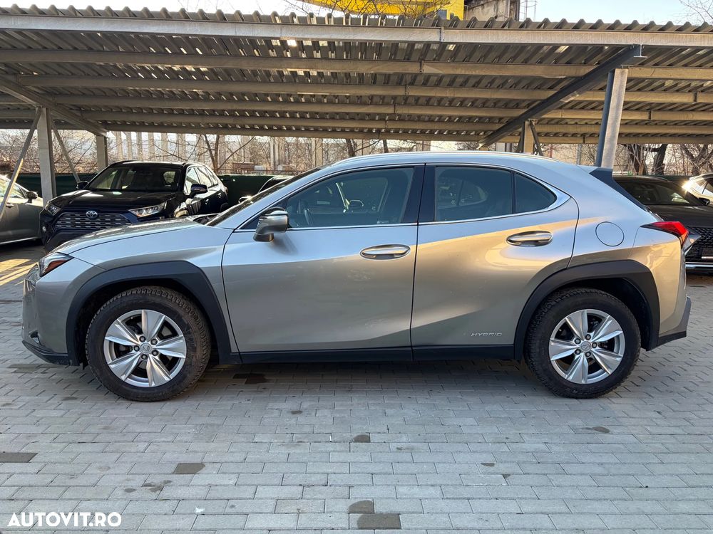Lexus UX 250h Business Edition - 21