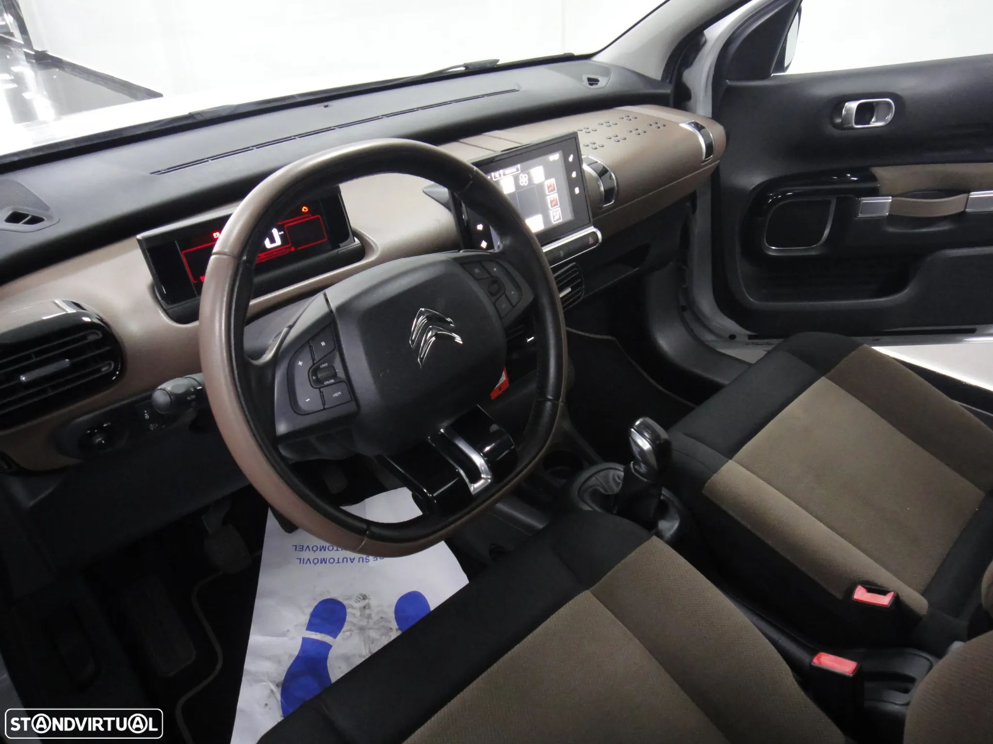 Citroën C4 Cactus 1.2 PureTech Shine - 13