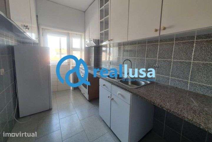 Apartamento T2 na imediação do Bombeiros (Constituição) - Grande imagem: 4/13