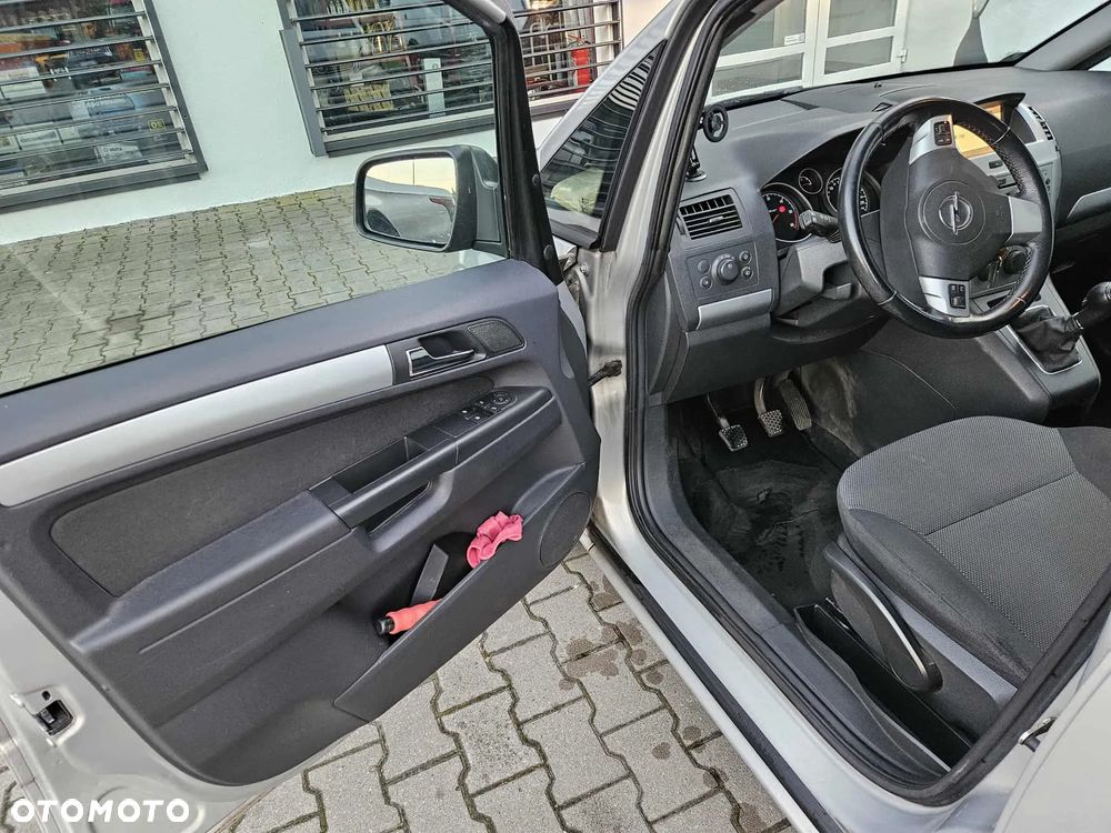 Opel Zafira - 13
