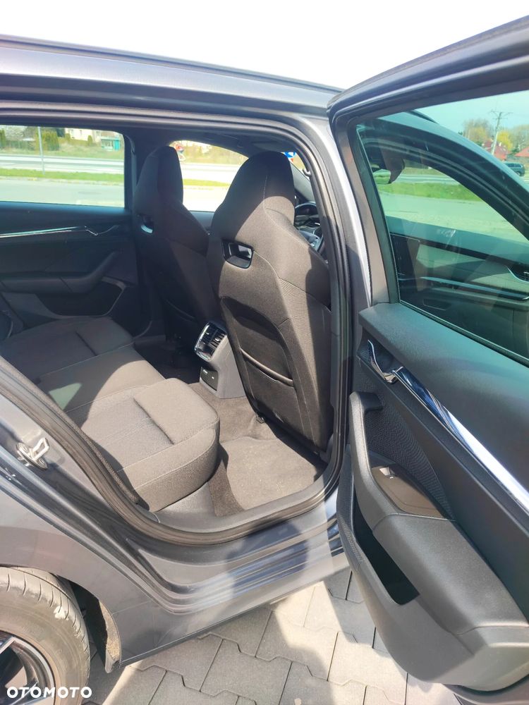 Skoda Octavia 2.0 TDI DSG Style - 10