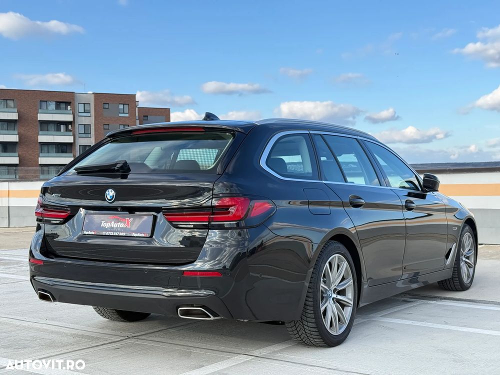 BMW Seria 5 530e xDrive Touring Aut. Luxury Line - 13