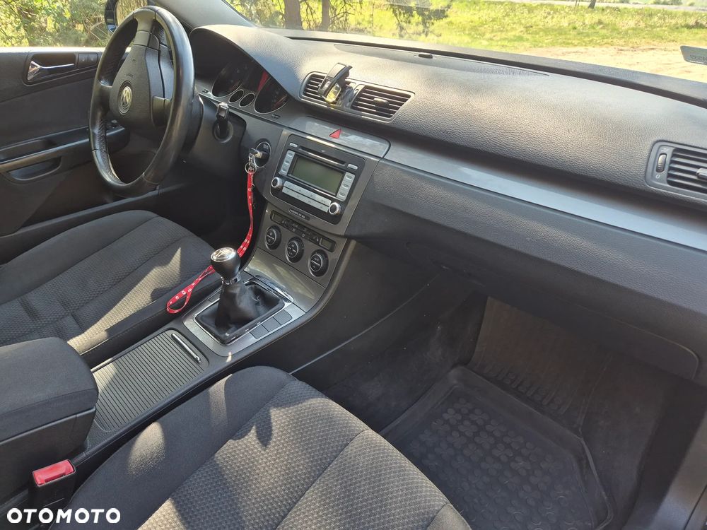 Volkswagen Passat 1.9 TDI Comfortline - 13