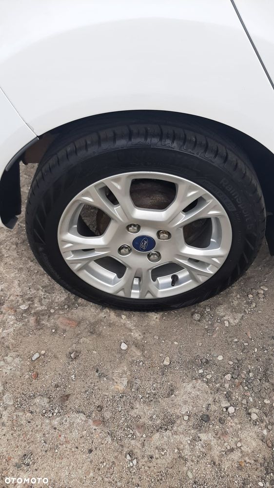 Ford Fiesta 1.25 Celebration - 33