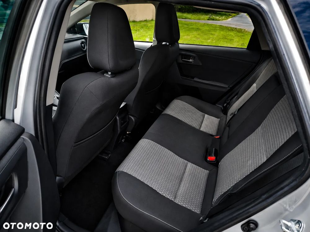 Toyota Auris Hybrid 135 Selection - 13