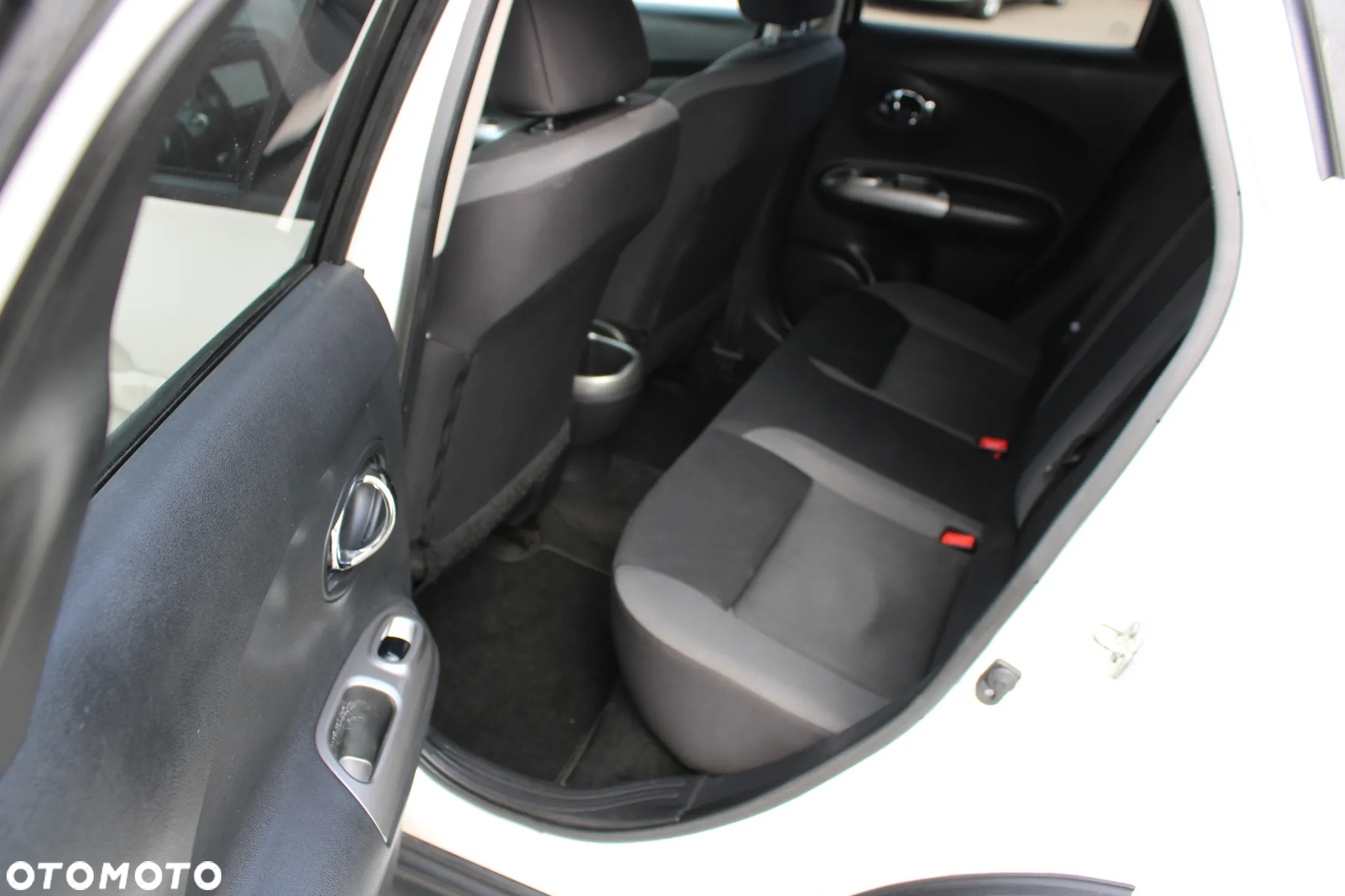 Nissan Juke 1.6 Acenta Xtronic - 32