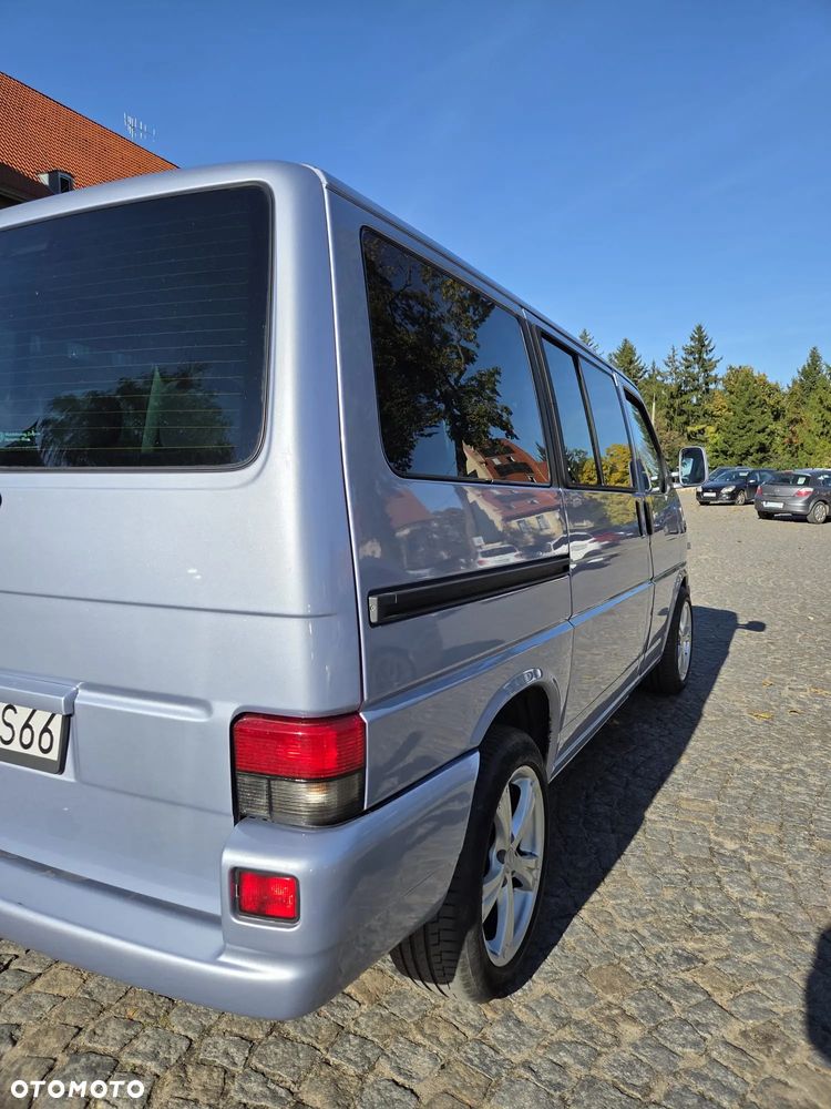 Volkswagen Caravelle - 13