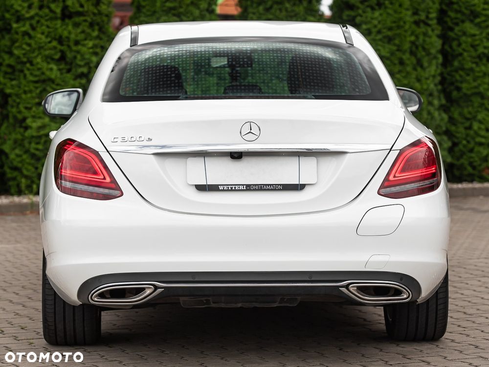 Mercedes-Benz Klasa C 300 e 4Matic 9G-TRONIC Edition Avantgarde - 5