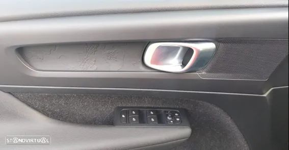 Volvo XC 40 2.0 D3 Momentum - 21