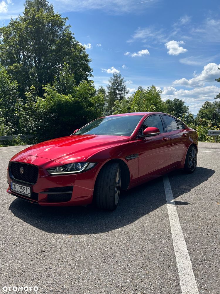 Jaguar XE 2.0 T Portfolio - 5