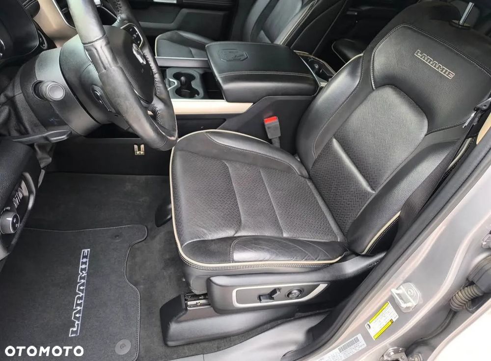 RAM 1500 5.7 Crew Cab Laramie - 15