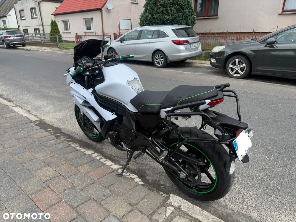 Kawasaki ER - 8
