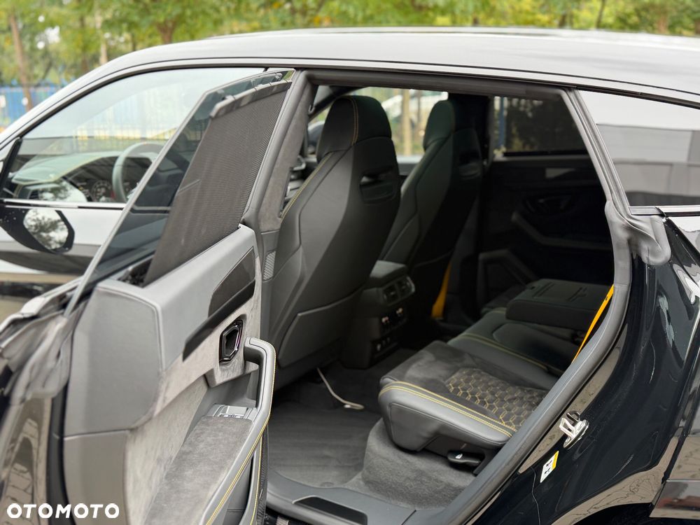 Lamborghini Urus - 18