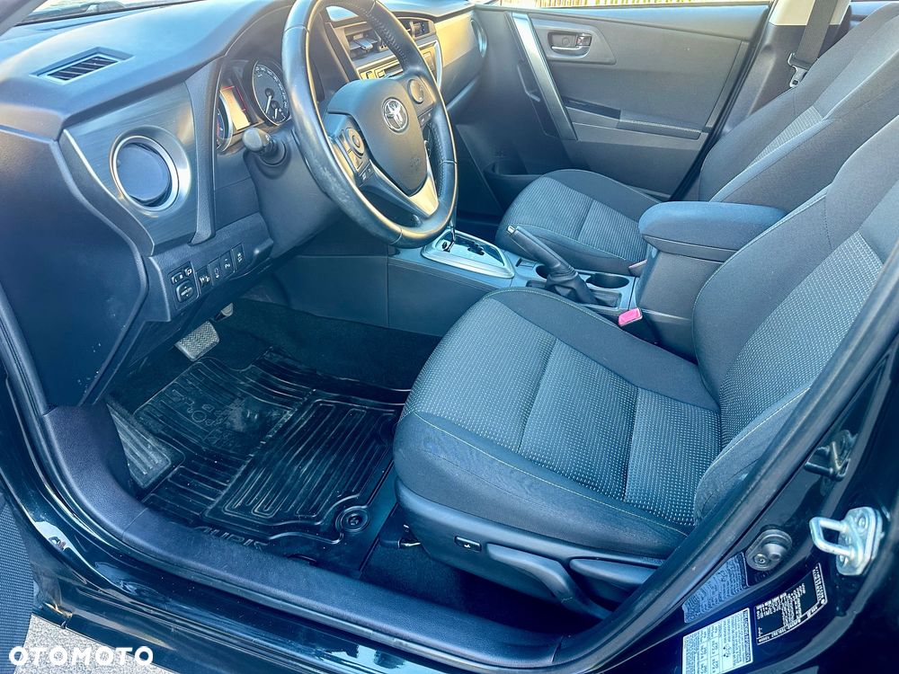 Toyota Auris - 16