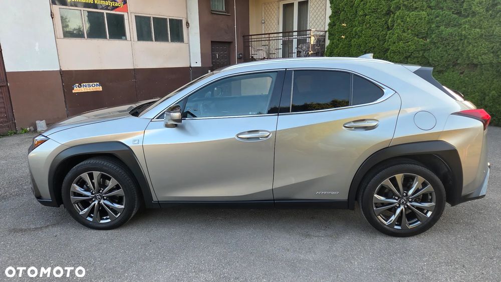 Lexus UX 250h F Sport 2WD - 9