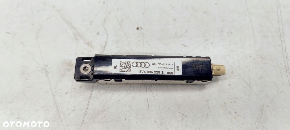 WZMACNIACZ ANTENOWY AUDI A3 8V 8V4035225B - 1
