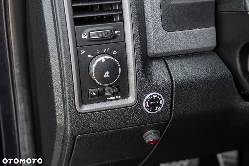 Dodge RAM 1500 5.7 4x4 - 13