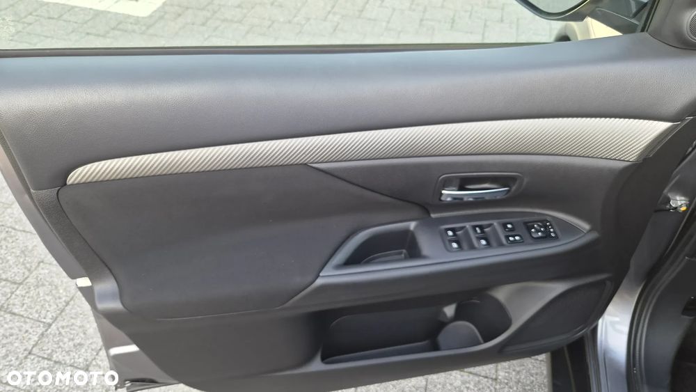 Mitsubishi Outlander 2.0 2WD CVT Edition+ - 25