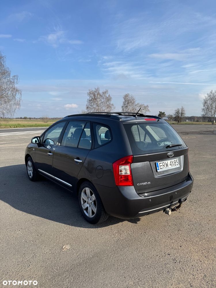 Kia Carens 2.0 CVVT EX - 7