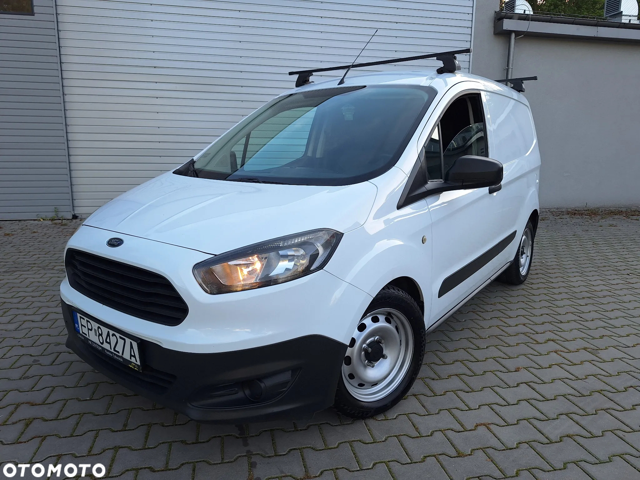 Ford Transit Courier - 4