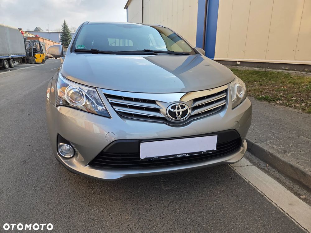 Toyota Avensis 1.8 Executive - 9