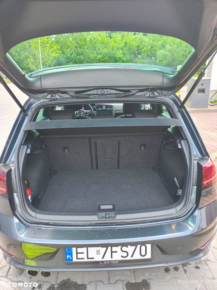 Volkswagen Golf - 6