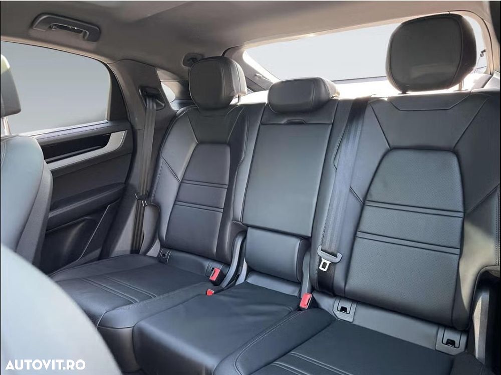 Porsche Cayenne Coupe - 12