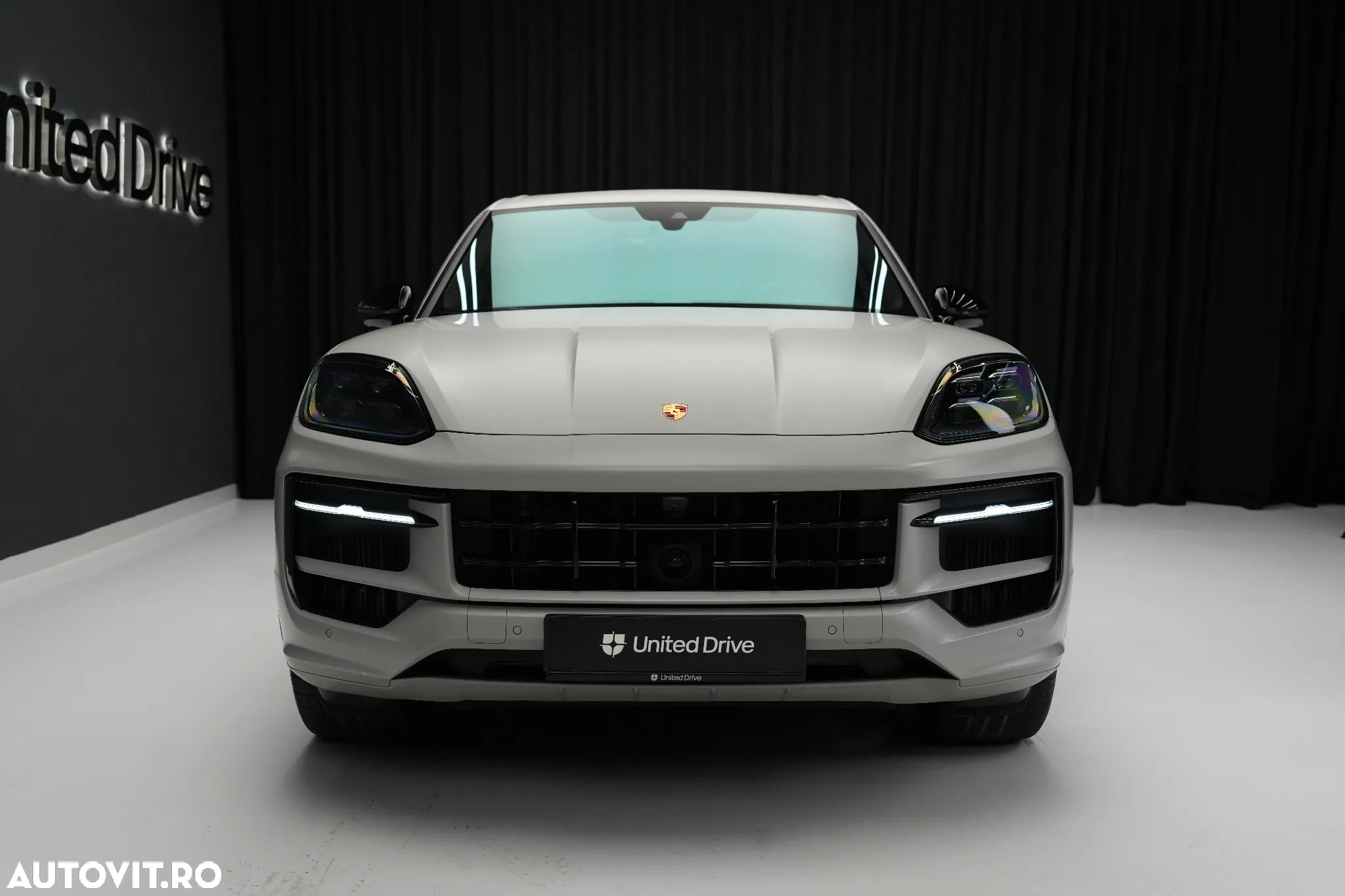 Porsche Cayenne Standard - 2