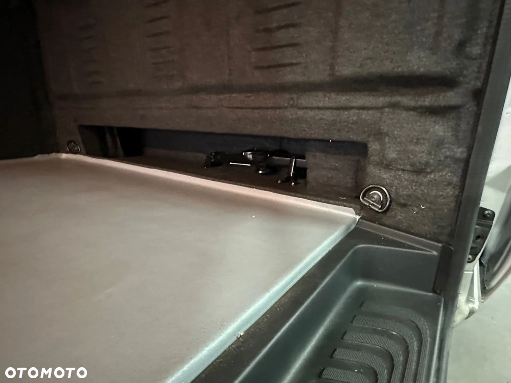 Mercedes-Benz VITO - 10