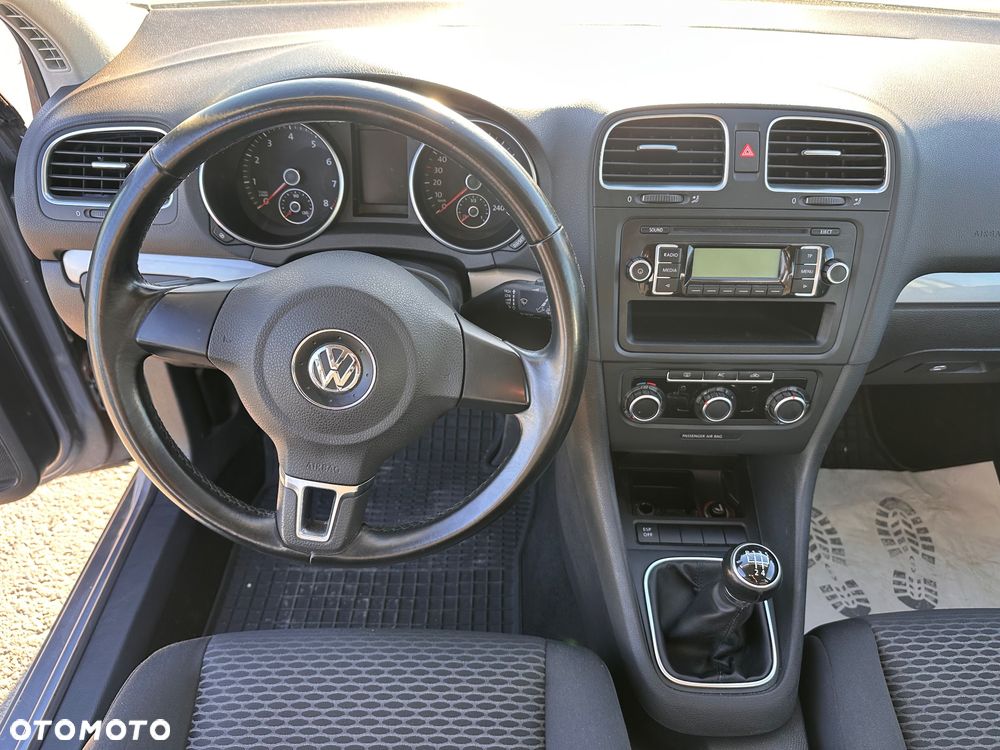Volkswagen Golf - 28