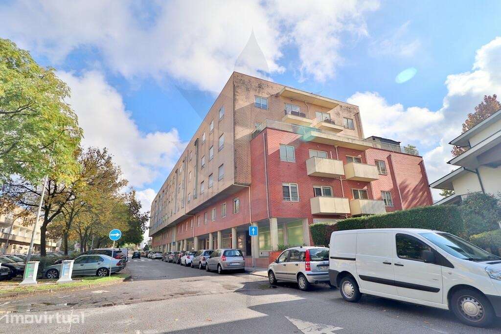 Vende-se Apartamento T3 Mobilado e Equipado - S. Vitor - Grande imagem: 3/32