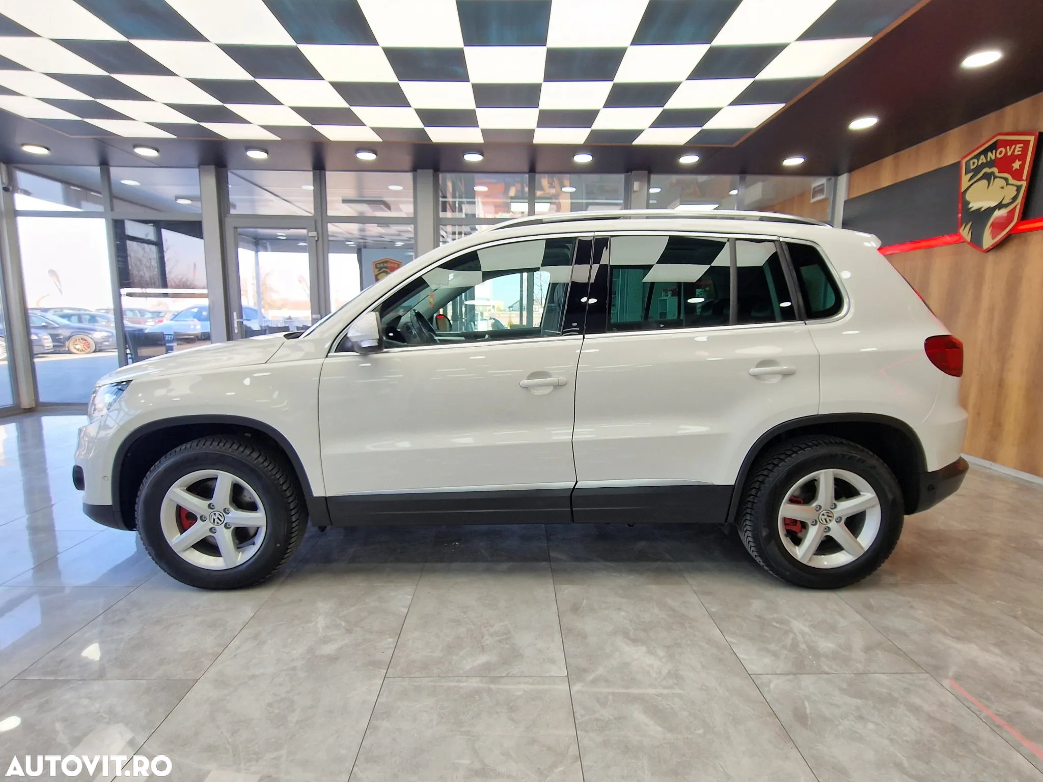 Volkswagen Tiguan 2.0 TDI 4Motion DSG Trend & Fun - 4