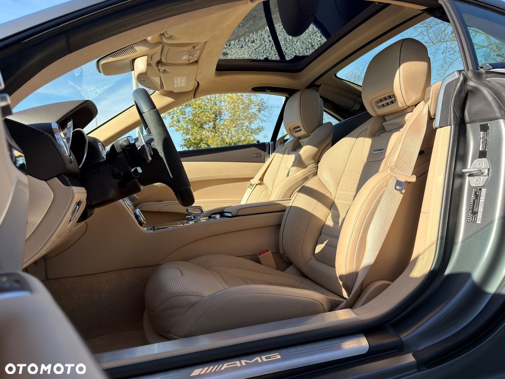 Mercedes-Benz SL 63 AMG AMG Speedshift MCT 7-Gang Sportgetriebe AMG Performance Package - 24