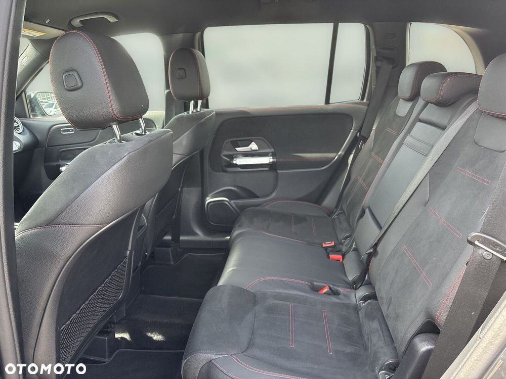 Mercedes-Benz GLB - 24